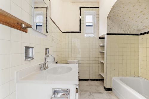 4154 Artesian Ave, Chicago IL 60632-1204 exterior