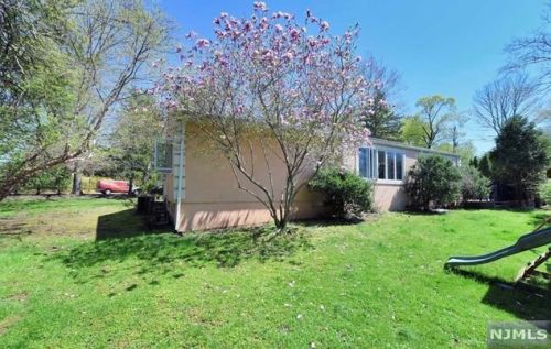 546 Anderson Ave, Closter NJ  07624-3220 exterior