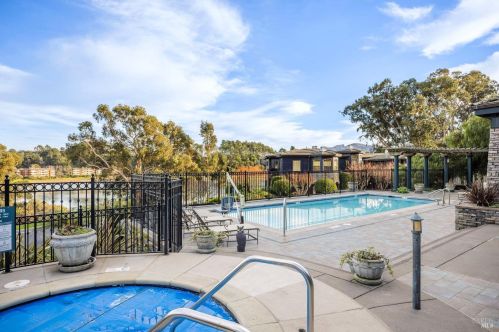 54 De Silva Is Dr, Mill Valley CA 94941-3004 exterior