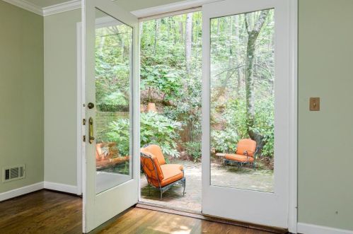 11 Bohler Mews, Atlanta GA 30327-1141 exterior