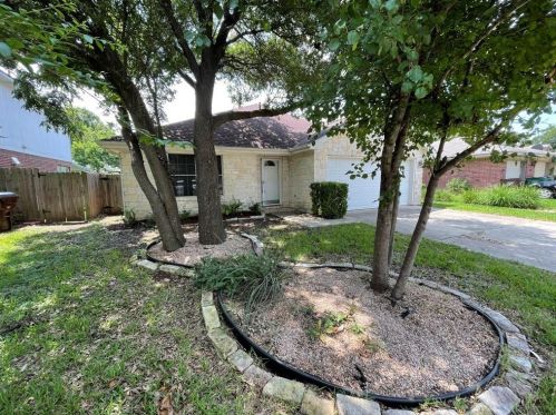 9509 Dalewood Dr, Austin TX  78729-3550 exterior