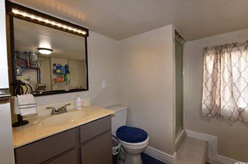 983 Cedar Ter Dr, Sandy UT 84094-0234 exterior