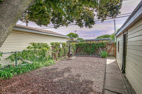 9933 Sawyer Ave, Chicago IL 60805-3437 exterior