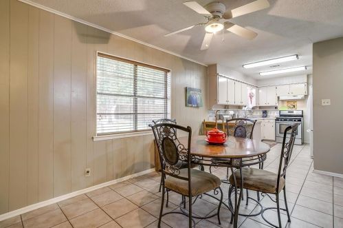 240 Cindy Ln, Burleson TX 76028-3842 exterior