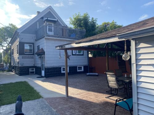 2862 11th St, Milwaukee, WI 53206-3260