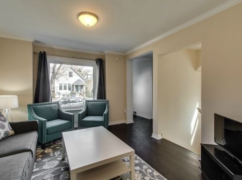 2529 Charleston St, Chicago IL 60647-4111 exterior