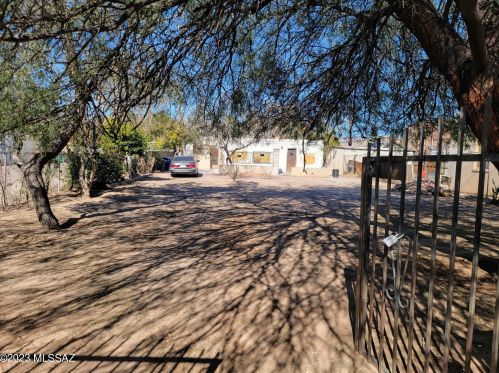 14 Lincoln St, Tucson, AZ 85714-1418