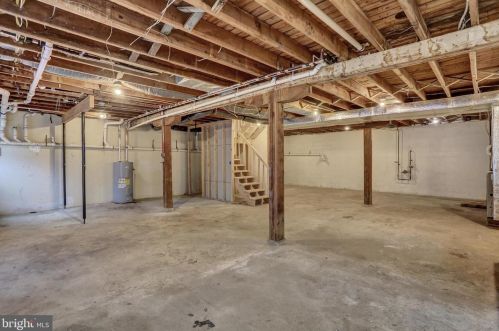 365 Clover Ln, Hanover PA 17331-4304 exterior