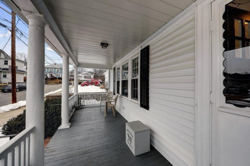 12 Lennon St, Providence, RI 02908-1914