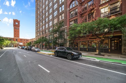 720 Dearborn St, Chicago IL  60654-3818 exterior