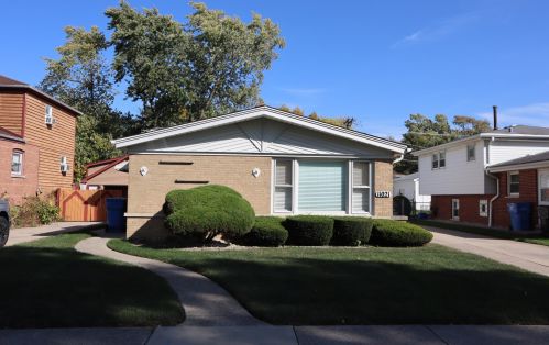 11021 California Ave, Chicago, IL 60655-1810