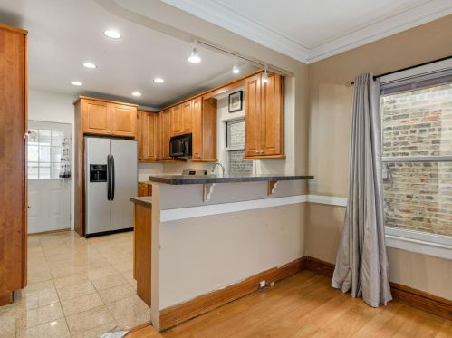 1747 Monticello Ave, Chicago IL 60618-5320 exterior