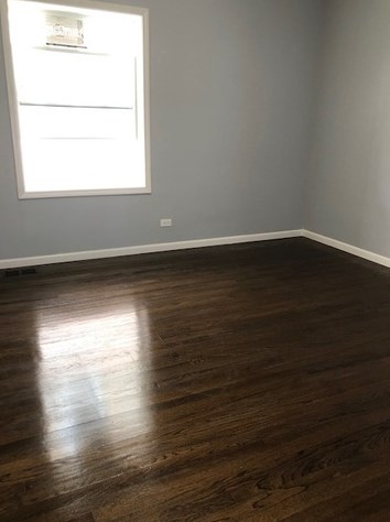 8422 Saginaw Ave, Chicago IL 60617-2028 exterior