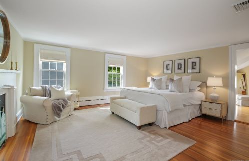 88 Kings Hwy, Westport CT 06880-2422 exterior