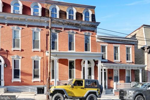 810 Mahantongo St, Primrose, PA 17901-3023