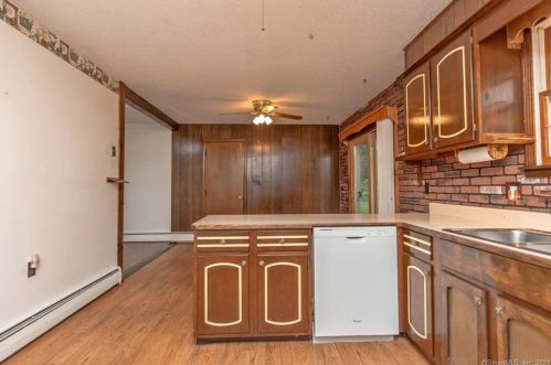 33 Junior Ave, Killingly CT 06239-4217 exterior