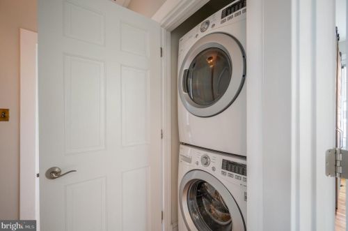 301 Raymond Ave, Alexandria VA 22301-1037 exterior