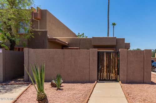 1430 53 Ave, Phoenix AZ 85043-1747 exterior