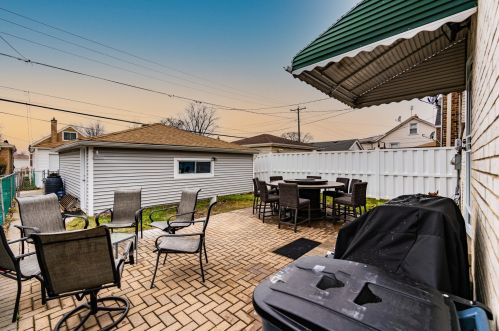 7311 Pensacola Ave, Chicago IL 60706-1156 exterior