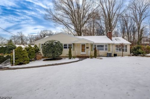 275 Pembrook Rd, Mountainside, NJ 07092-1719