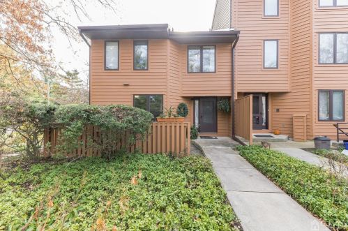 68 Sayre Dr, Princeton, NJ 08540-5807