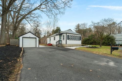 174 Spring St, Windsor Locks CT  06096-1732 exterior