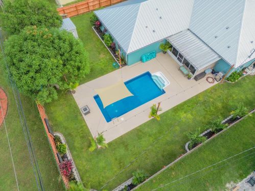 211 Kestor Dr, Fort Pierce FL 34953-5426 exterior