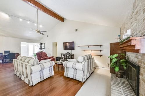 7319 Foxway Ln, Humble TX exterior