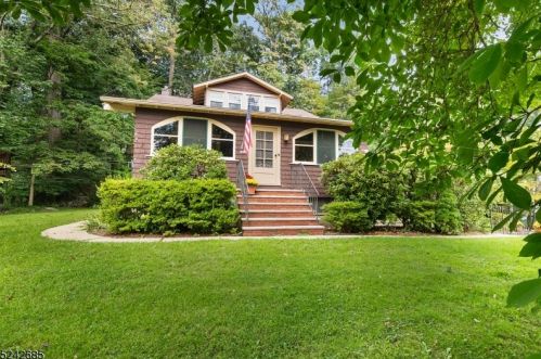 45 Shawnee Trl, Parsippany, NJ 07834-1133