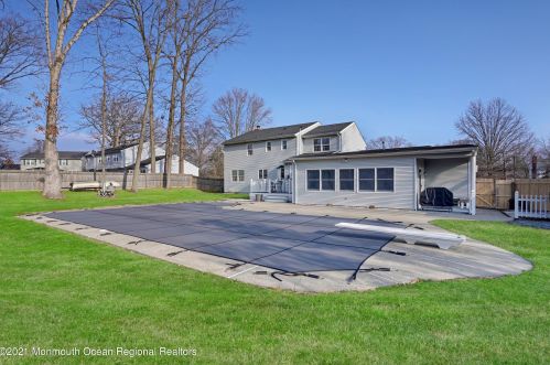 138 Lancaster Rd, East Freehold NJ 07728-3177 exterior