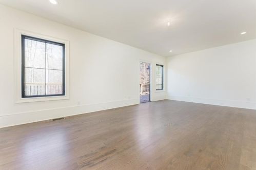 5666 Long Island Dr, Atlanta GA  30327-4842 exterior