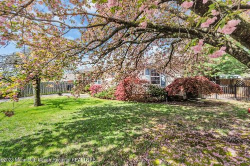 242 Hope Chapel Rd, Jackson Twp NJ  08527-5023 exterior