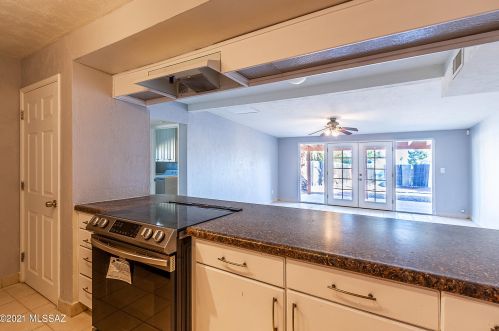 8545 Calle Bolivar, Tucson AZ 85715-5604 exterior