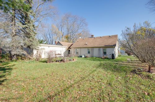 38034 North Shore Ave, Waukegan IL 60087-1647 exterior