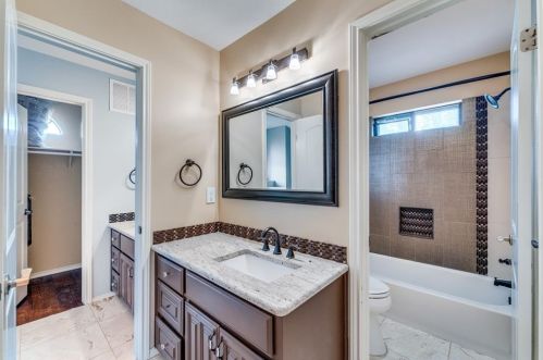 11508 Cherry Hearst Ct, Austin TX 78750-3525 exterior