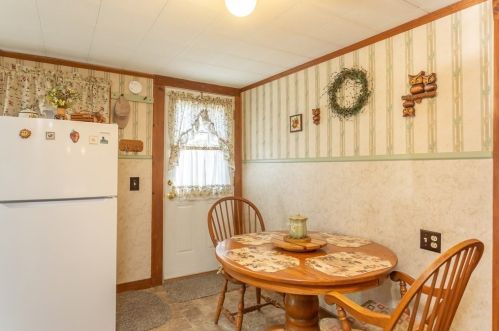 413 Danforth St, Taunton MA 02780-1642 exterior