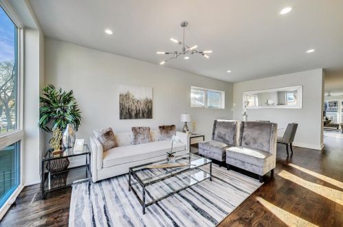 5521 Indiana Ave, Chicago, IL 60637-1054