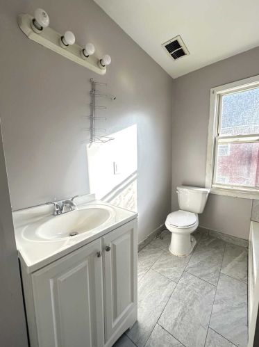 60 Cherry St, Poughkeepsie NY  12601-3412 exterior