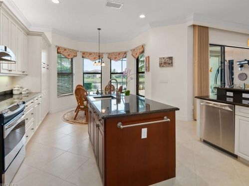 3225 Atlantic Cir, Naples FL 34119-8636 exterior