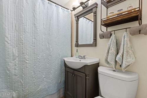 9637 Central Ave, Phoenix AZ  85020-2033 exterior