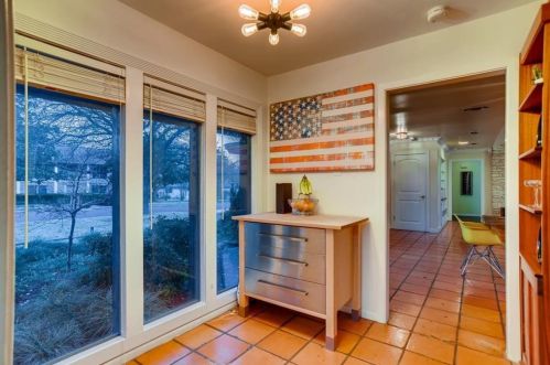 8702 Crst Rdg Cir, Austin TX 78750-3018 exterior