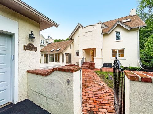 74 Forest Glen Rd, Springfield MA  01106-1115 exterior