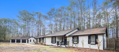 6147 Shadow Rock Dr, Lithonia, GA 30058-6242