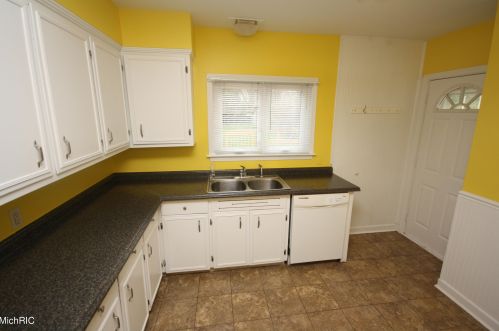 728 Campbell Ave, Kalamazoo MI 49006-3083 exterior