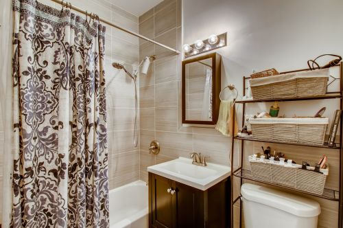 1432 Central Park Ave, Chicago IL 60655-3415 exterior