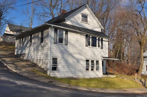 13 Fairview Ave, Middletown NY 10940-6203 exterior