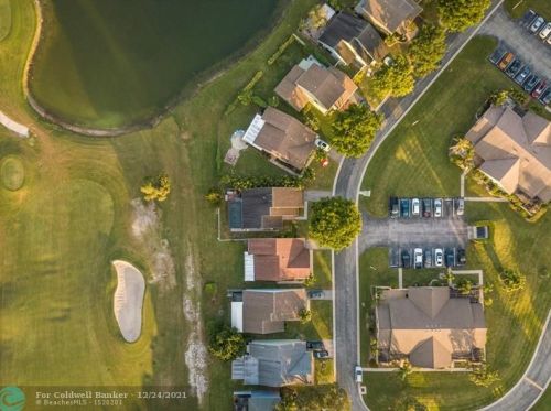 5723 Northpointe Ln, Boynton Beach FL 33437-2005 exterior