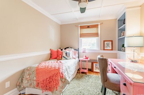 17 Dryden Way, Commack NY 11725-1927 exterior