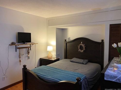 98 Greenwood St, New Britain CT 06051-3326 exterior