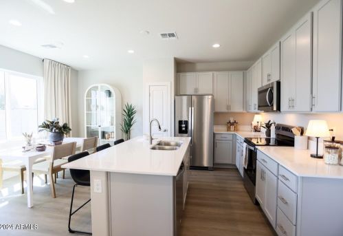 1379 Mulberry Dr, Chandler AZ  85286-6958 exterior